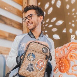 Meet your Posher, Eric